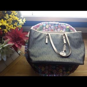 Authentic Michael Kors Jet Set Tote